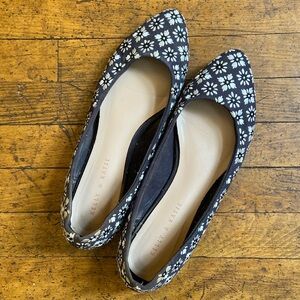 Kelly & Katie Embroidered Flats women size 10.